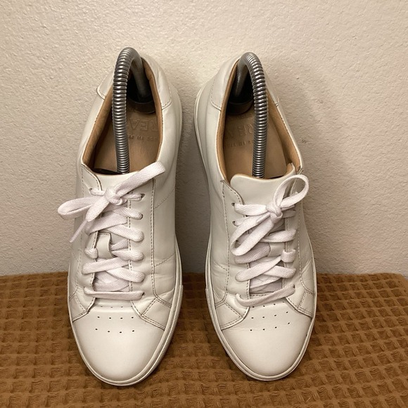 Sleek White Women's Sneakers - Picture 8 of 9